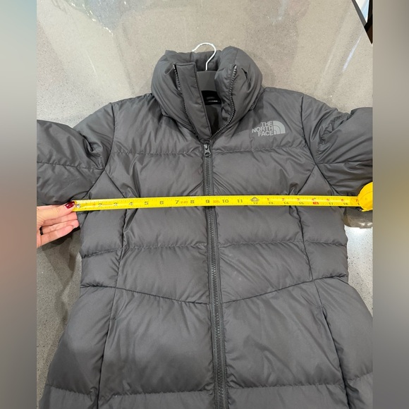 The North Face Metropolis Parka - Picture 4 of 5